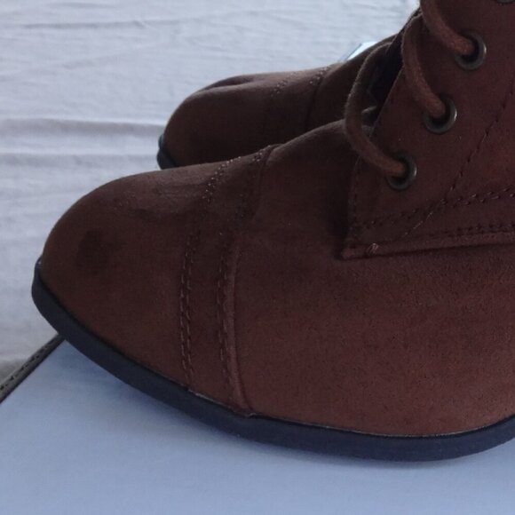 Charlotte Russe women's boots, size 8, brown suede 2" stacked heel, lace up,soft - Picture 14 of 16